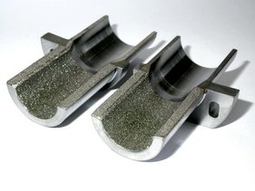 Klemmbacken aus Edelstahl, beschichtet mit D181 synthet Diamantkorn